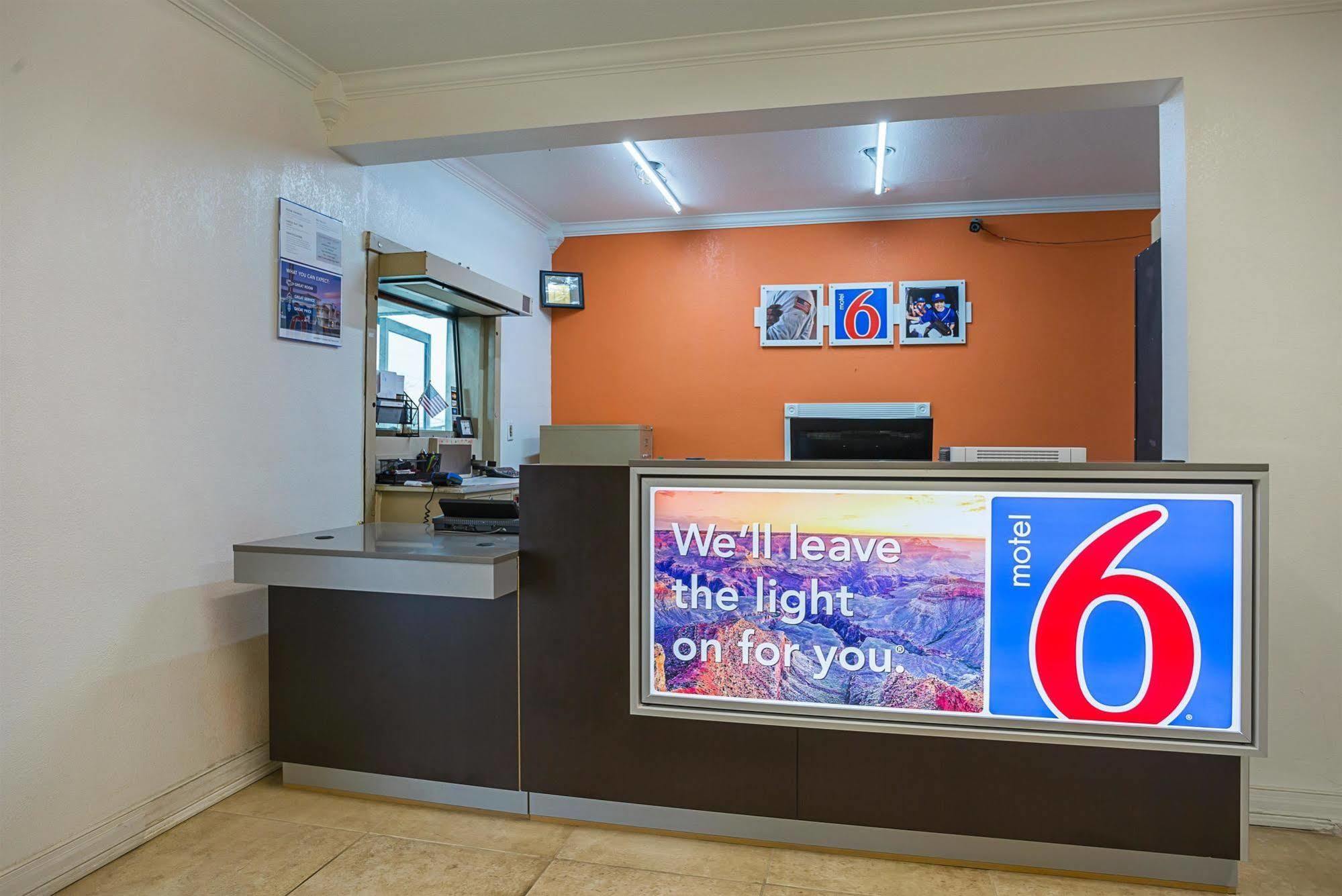 Motel 6-Brinkley, Ar Exteriör bild